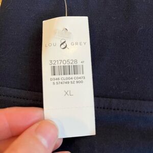 NEW. Loft/Lou & Grey leggings. Wide band. Full length. Navy blue.